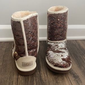 Sparkly Gold Short UGGs, size 7
